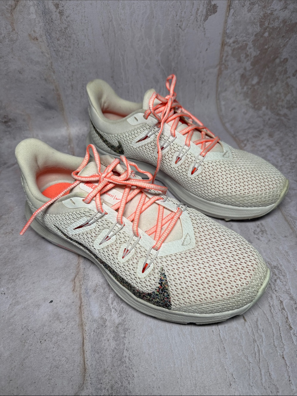Nike Quest 2  Running Sneakers with Coral Accents